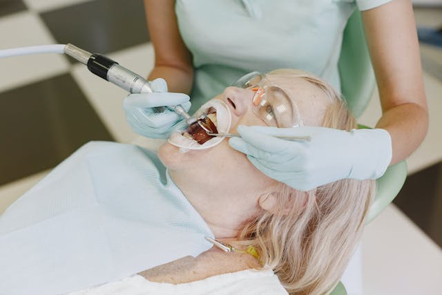 pekerjaan dokter gigi spesialis ortodonti